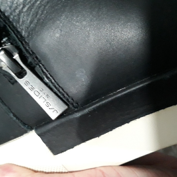 J Slides NYC black leather two zip lined ankle boots. Size 7 - Picture 4 of 10